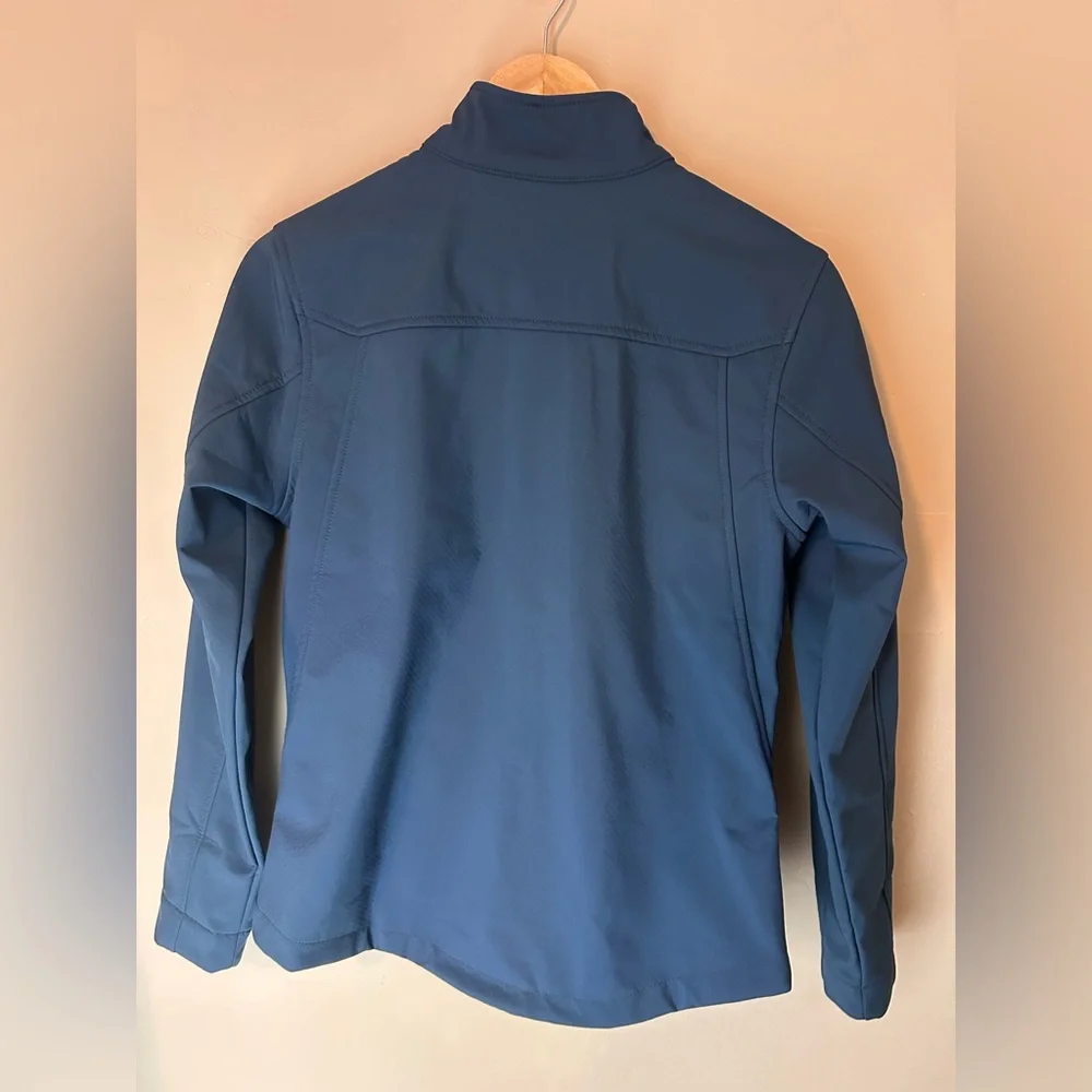 NWOT Women’s Ariat Team Softshell Jacket Deep Petroleum Blue Size M Western - Picture 11 of 15